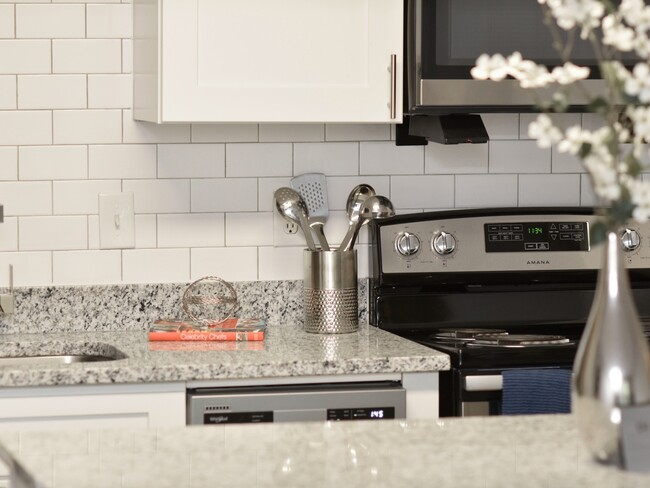 Kitchen + Granite Counters - Copper Pointe