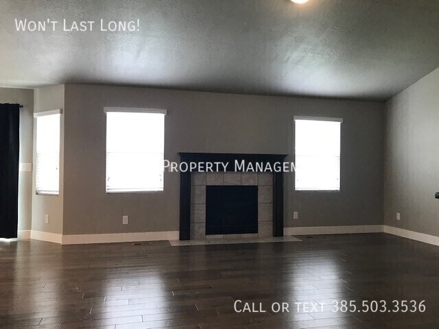 Building Photo - 2273 W Espadrille Cir