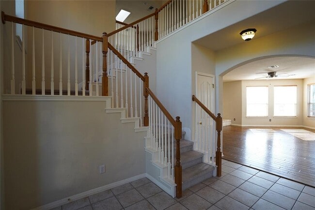 Building Photo - 2901 Cashell Wood Dr