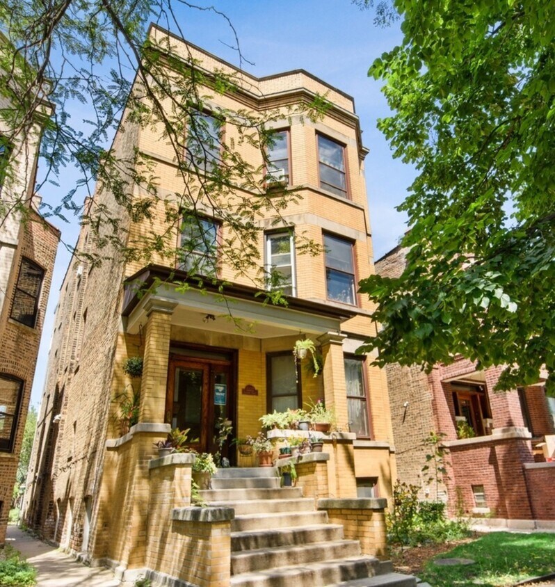 Primary Photo - 2222 W Giddings St