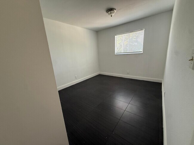 Foto del edificio - 37 SW 14th St