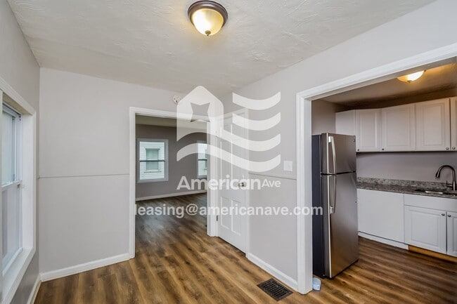 Foto del edificio - 3620 N Gladstone Ave