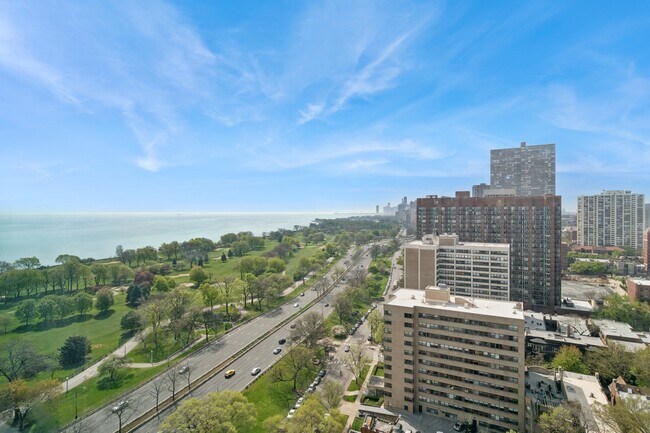Foto del edificio - 4250 N Marine Dr