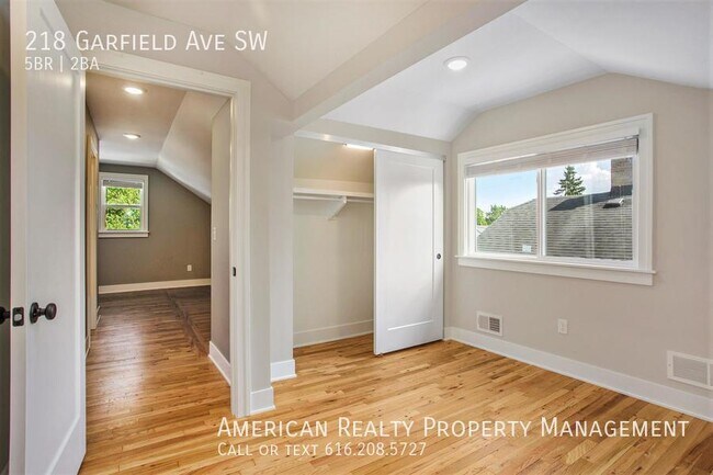 Building Photo - 218 Garfield Ave SW
