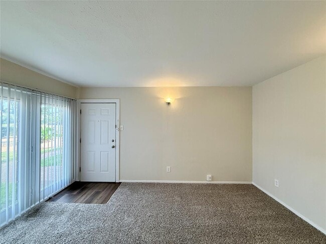 Building Photo - 3629 N MacGregor Way