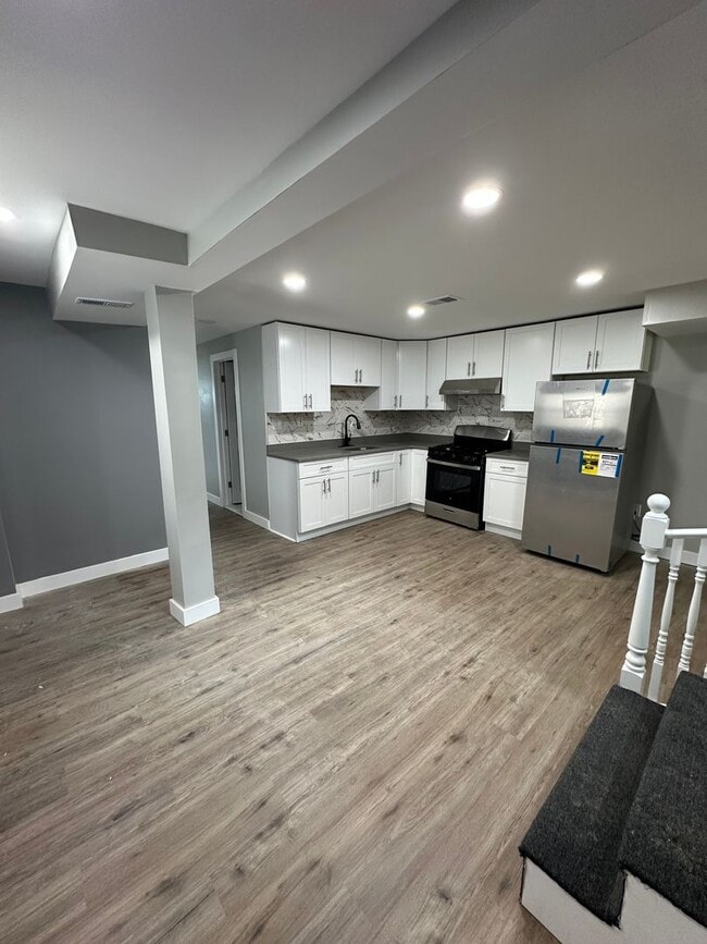 Building Photo - Newly renovated 3 Bed, 1 Bath in Marcus Hook
