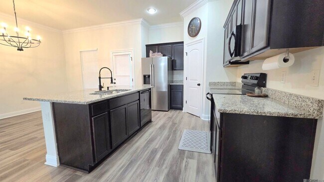 Foto del edificio - 1346 Hickory Creek Dr