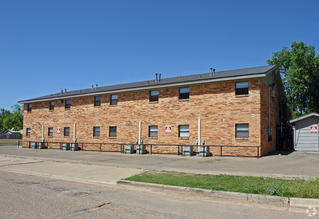 The 2202 Courts Apartments in Lubbock, TX