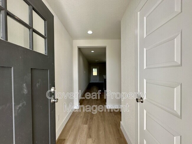 Foto del edificio - 780 Abigail Aly