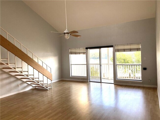 Foto del edificio - 1818 S Lakeshore Blvd