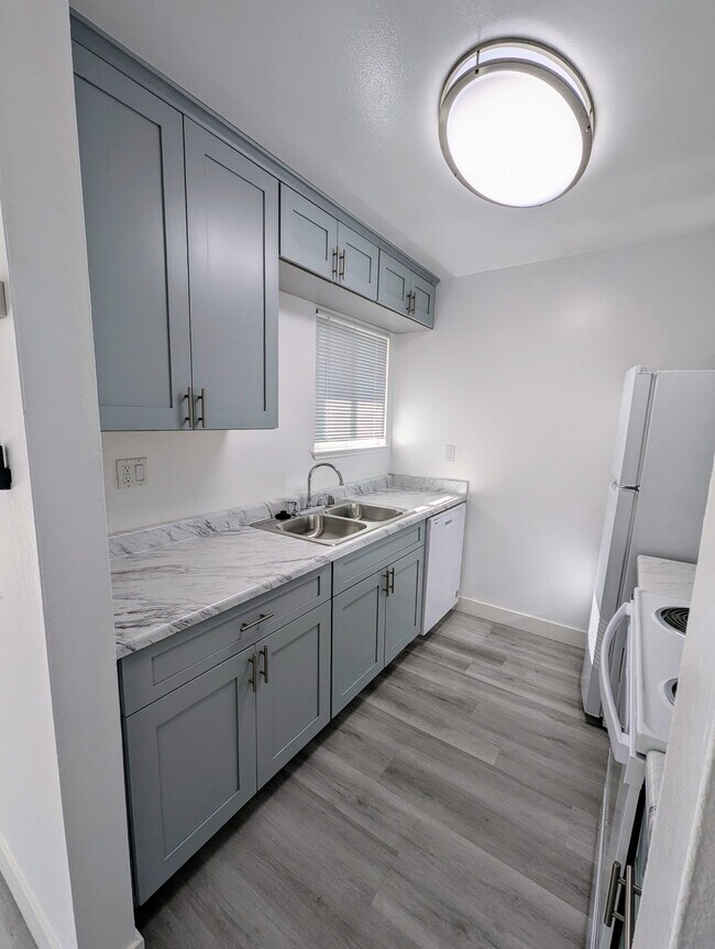 1 dormitorio/1 baño - Opción de piso de tablones - Kenwal Apartments