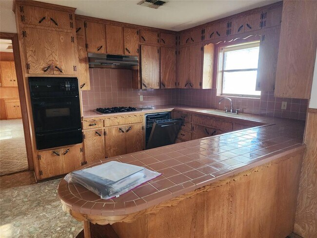 Foto del edificio - 16701 Warren Ranch Rd