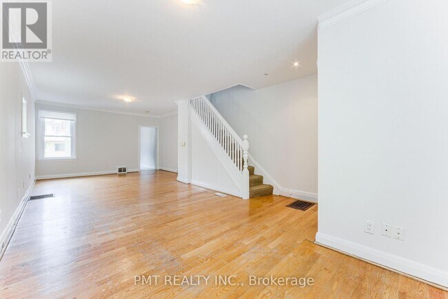 Building Photo - 615 Crawford St