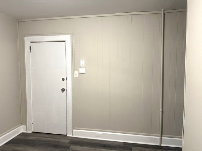 Building Photo - 425 Highland Ave