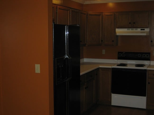 Building Photo - 1611 Sportsman Lake Rd