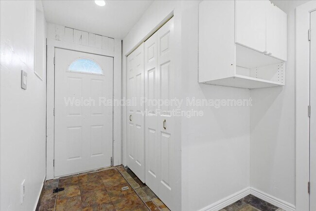 Building Photo - 646 W 500 N