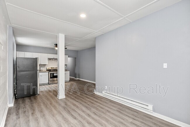 Building Photo - 1129 Hinton St