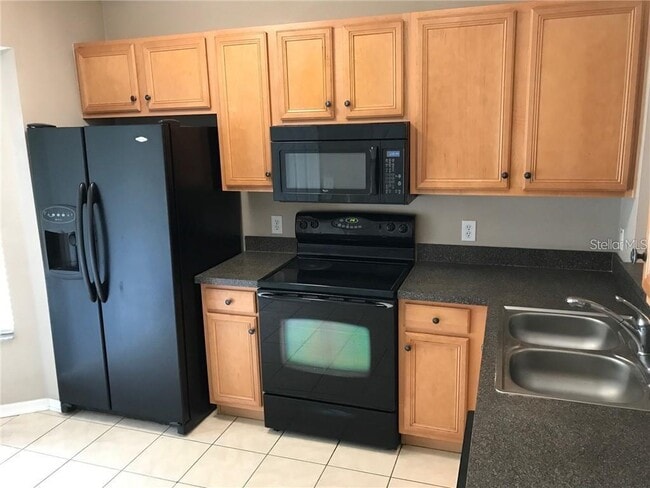 Building Photo - 15776 Fishhawk Falls Dr