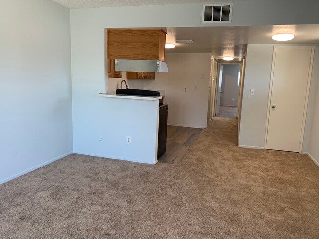 Building Photo - 8026 Juniper Ave