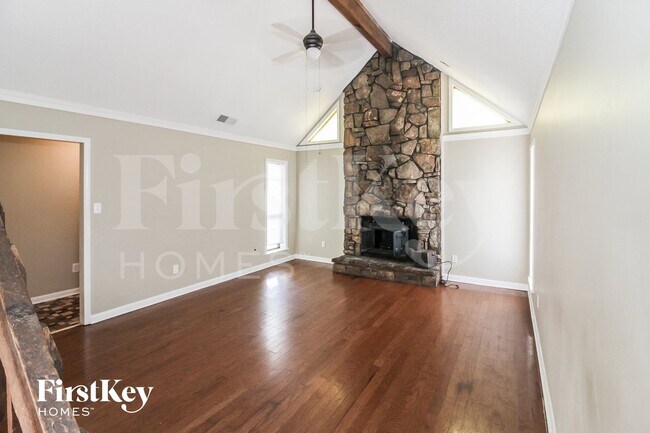 Foto del edificio - 5979 Rosewind Cir W