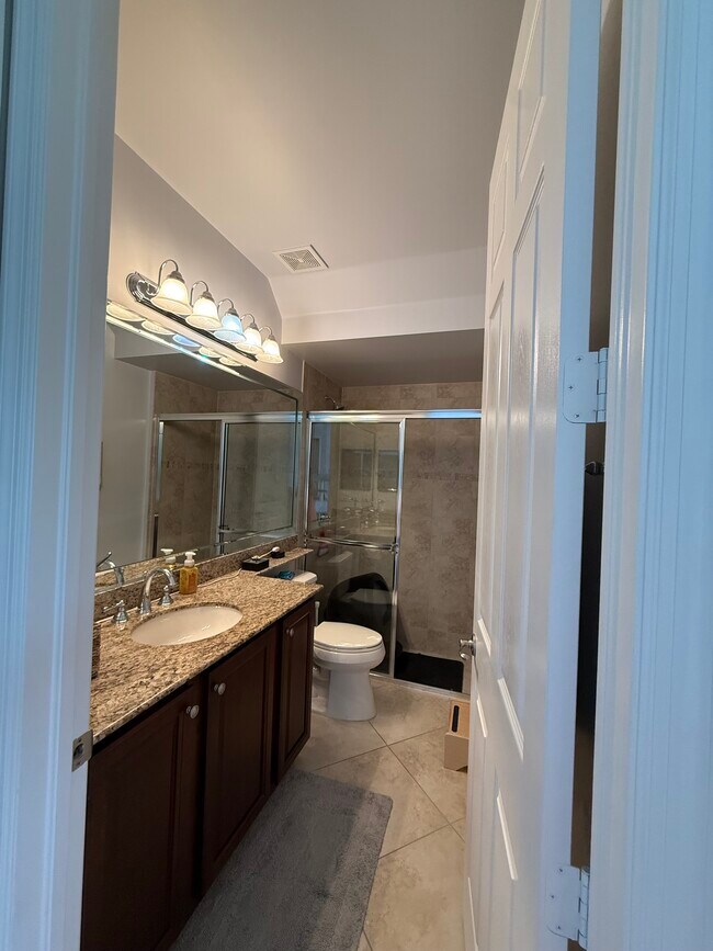 Foto del edificio - 6619 Monterey Point