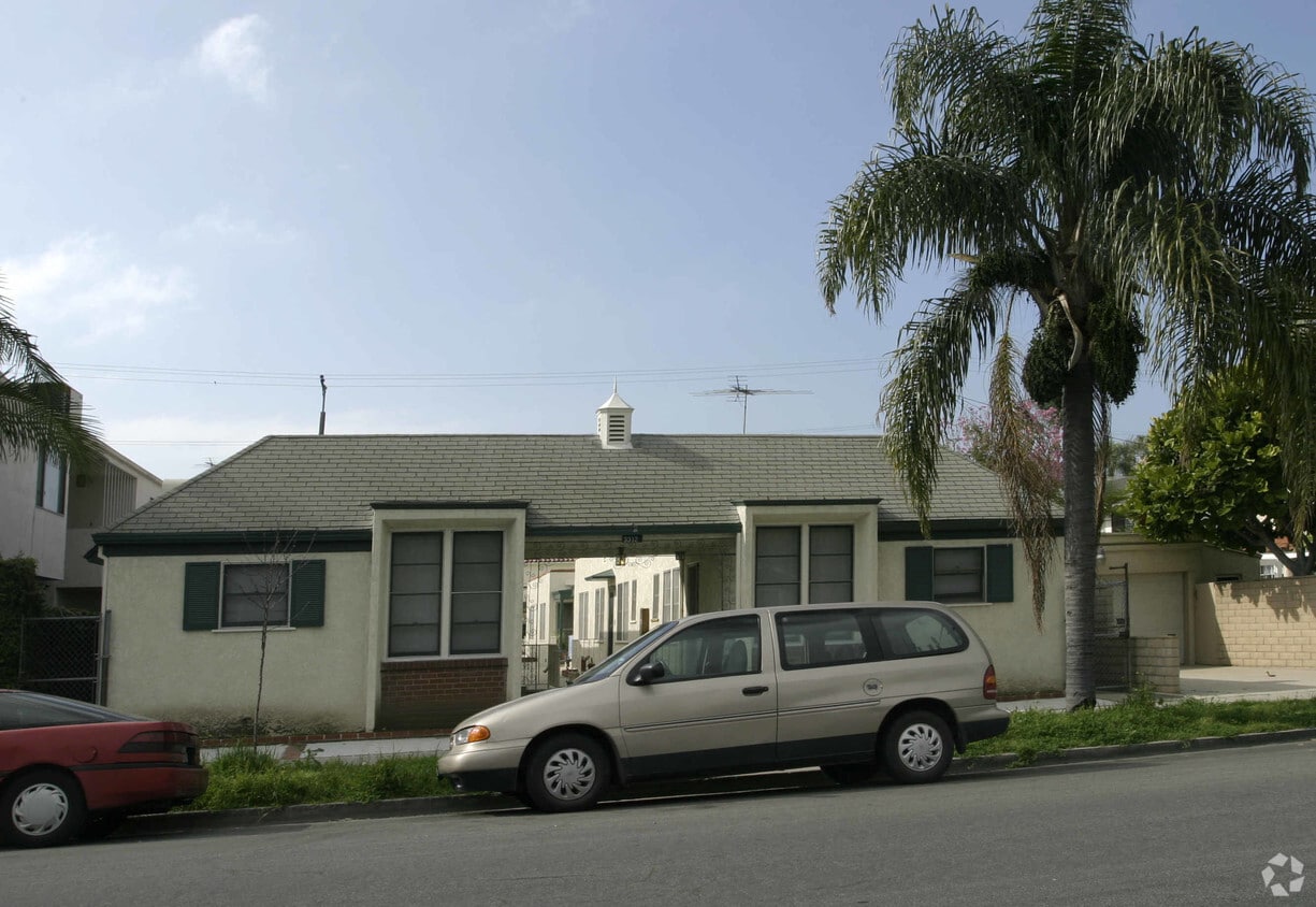 Primary Photo - 3312 E 2nd Street