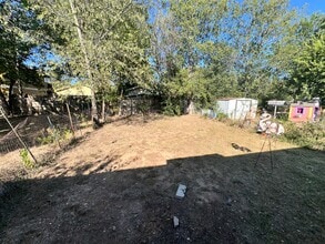 Building Photo - 611 McArthur Dr