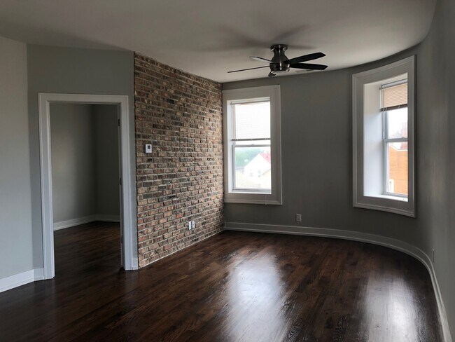 Building Photo - 1701 W Cullerton St