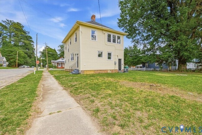 Building Photo - 1802 Varina Ave
