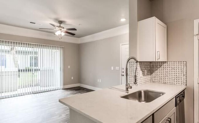 Foto del edificio - 1 bedroom in Webster TX 77598