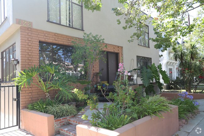 Foto del edificio - 423 S Maple Dr