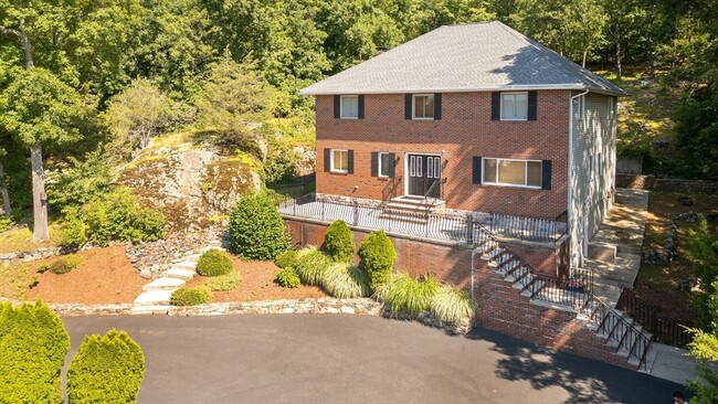 Building Photo - 12 Parkway Dr