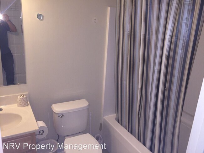 Foto del edificio - 1 br, 1 bath House - 3020 E Shire Circle