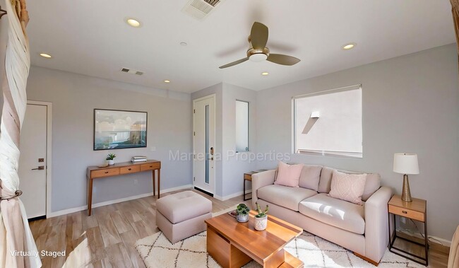 Building Photo - Beautiful 2 Bed/2.5 Bath Home