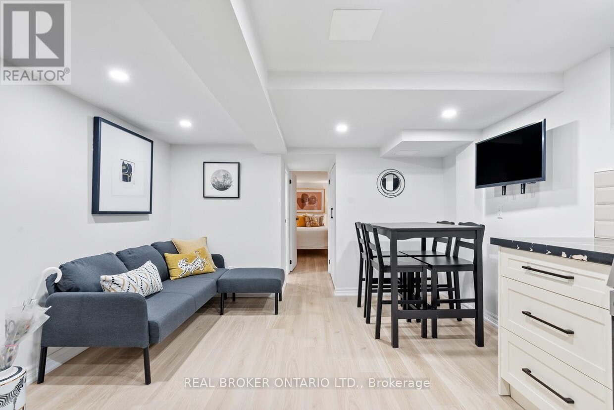 Photo principale - 343 Prince Edward Dr N