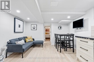 Building Photo - 343 Prince Edward Dr N