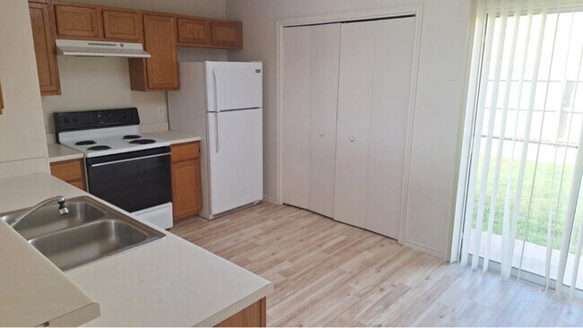 Foto del edificio - 3706 Malibu Ln