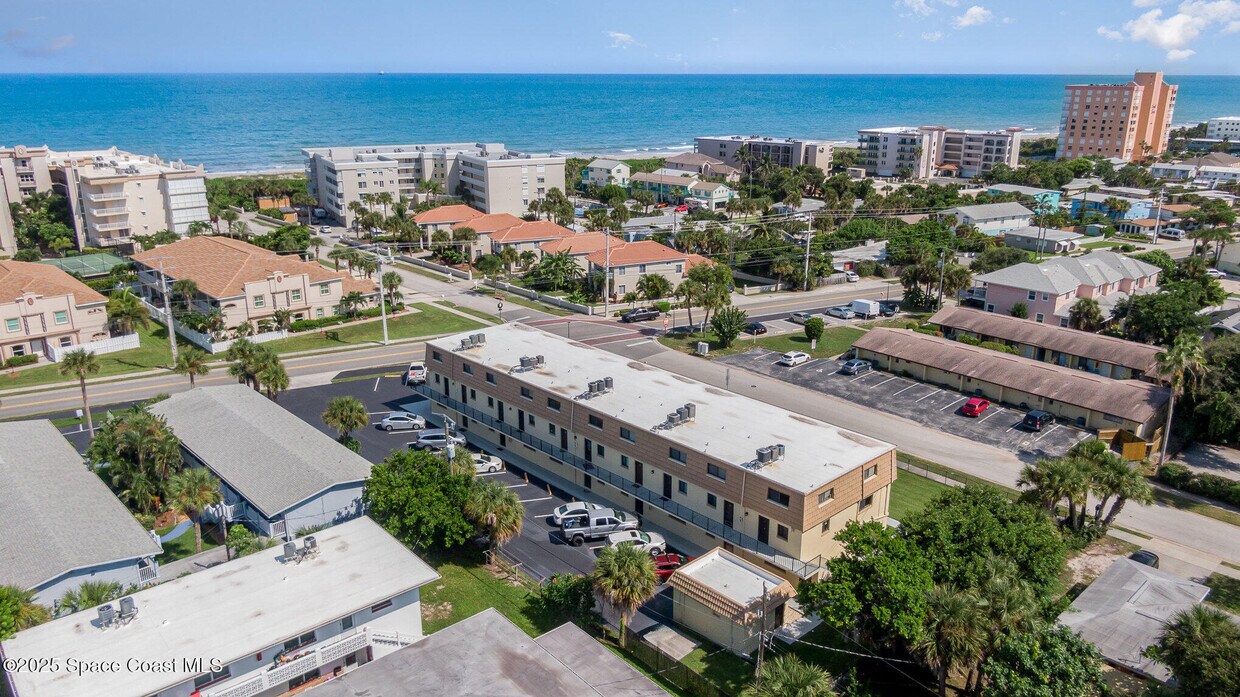 Foto principal - 7101 Ridgewood Ave
