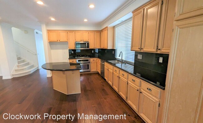 Building Photo - 4 br, 2.5 bath House - 7 Mount Vernon