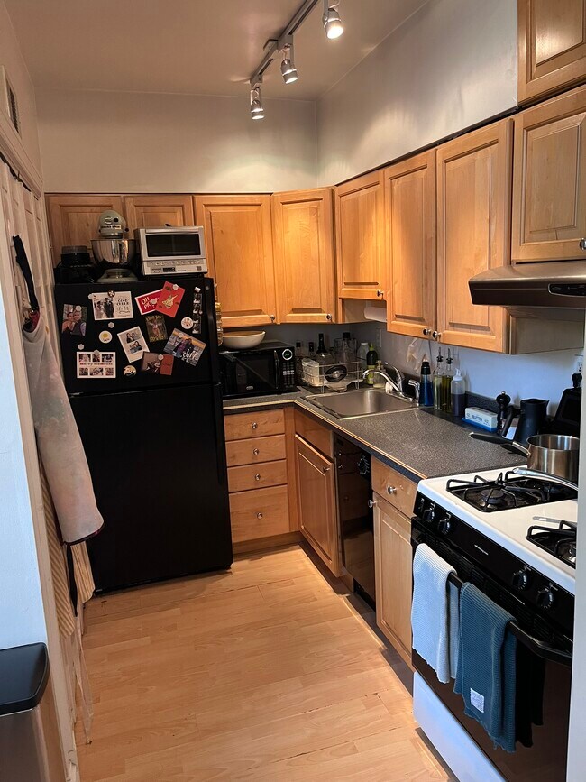 Foto del edificio - 1332 10th St NW