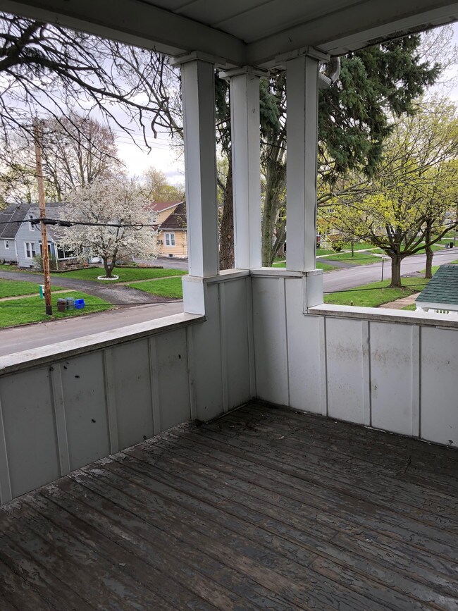 Building Photo - 423 Highland Ave