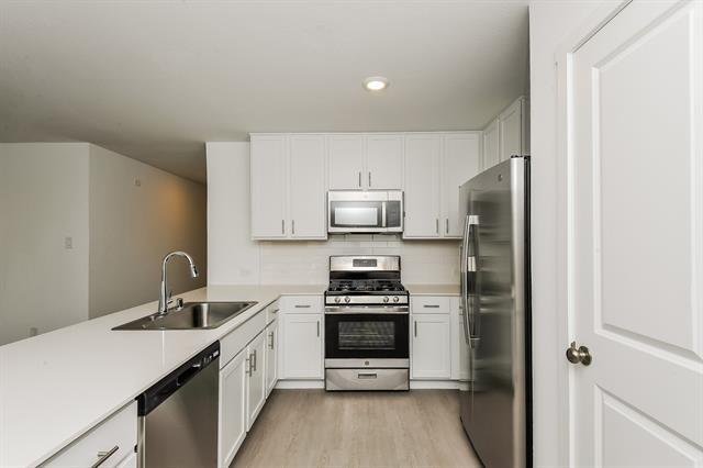 Foto del edificio - 2721 Mistwood Dr