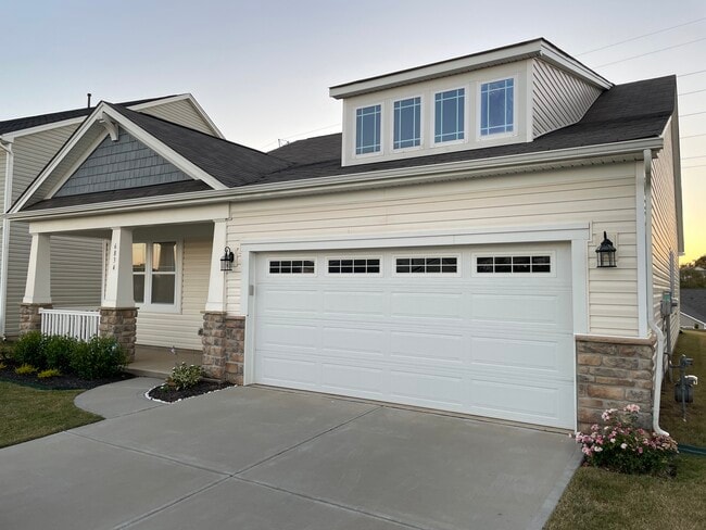 Building Photo - 6834 Meridale Forest Dr