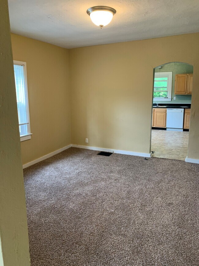Dining Room - 105 N 3rd St