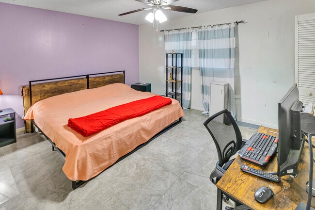 Building Photo - 3360 Spanish Moss Terrace