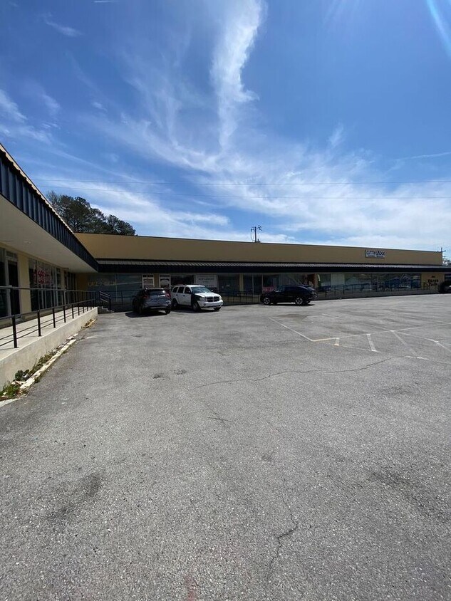 Foto del edificio - Great Commercial Space for Lease on Braine...