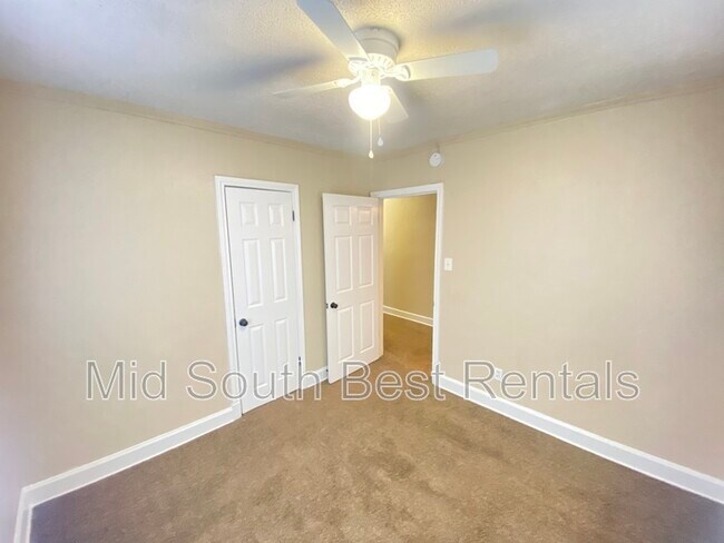 Foto del edificio - 3194 Hardin Ave