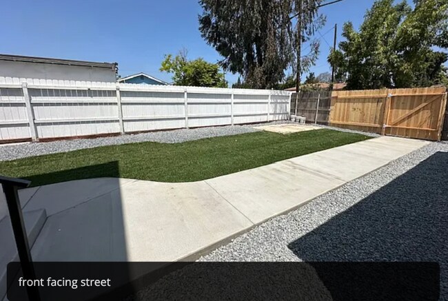 Foto del edificio - 4594 Harbinson Ave