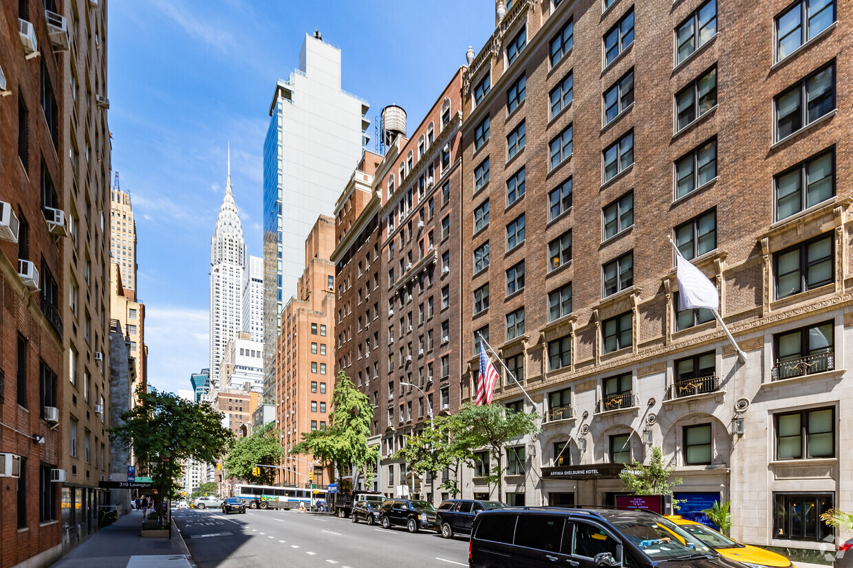 Primary Photo - 305 Lexington Ave