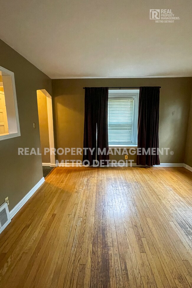 Foto del edificio - 823 E 2nd St